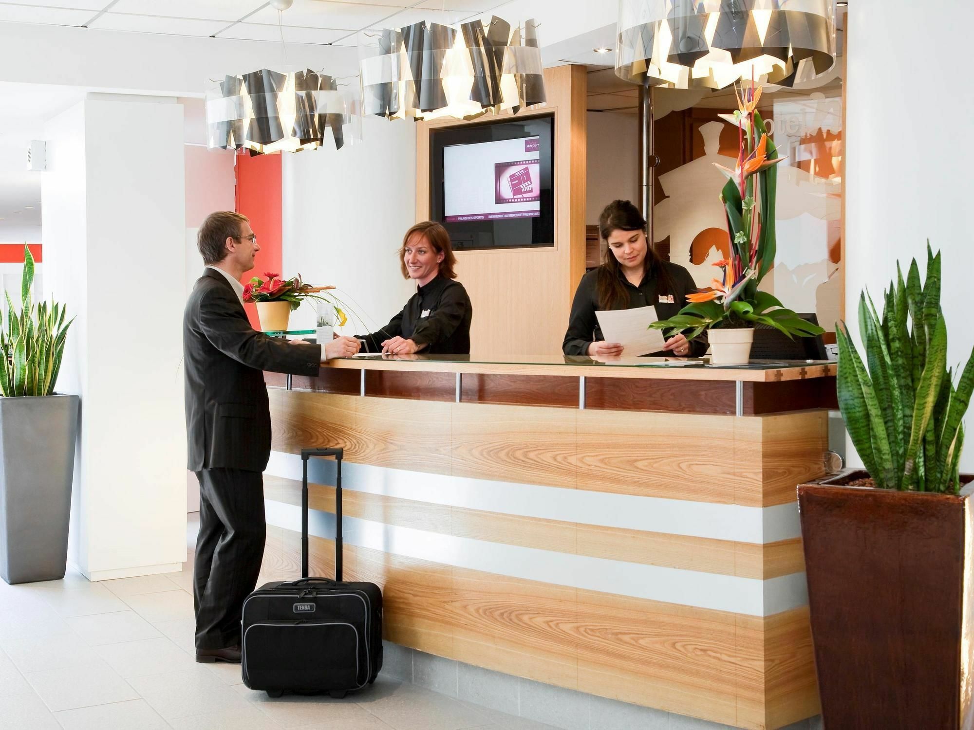 Mercure Pau Palais Des Sports Dış mekan fotoğraf